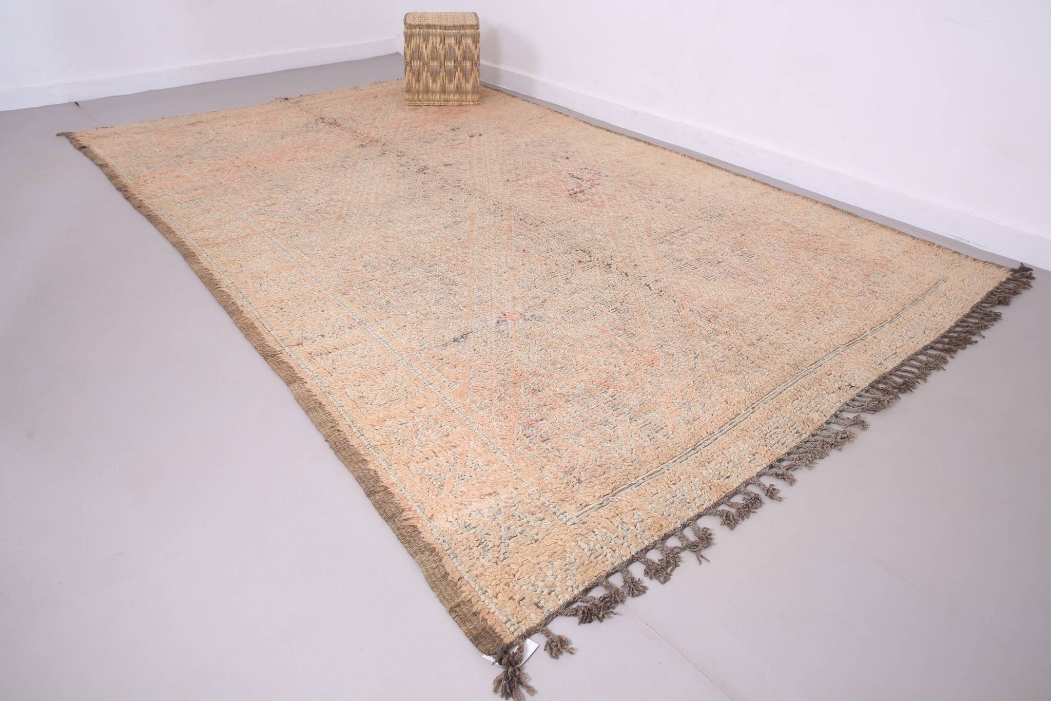 Vintage Beni Mguild Rug 305 x 326 cm - Moroccan Rug - Authentic Berber Rug
