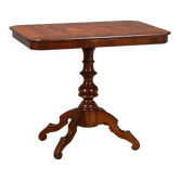 Petite table ancienne en noyer avec incrustations, Italie, XXe siècle