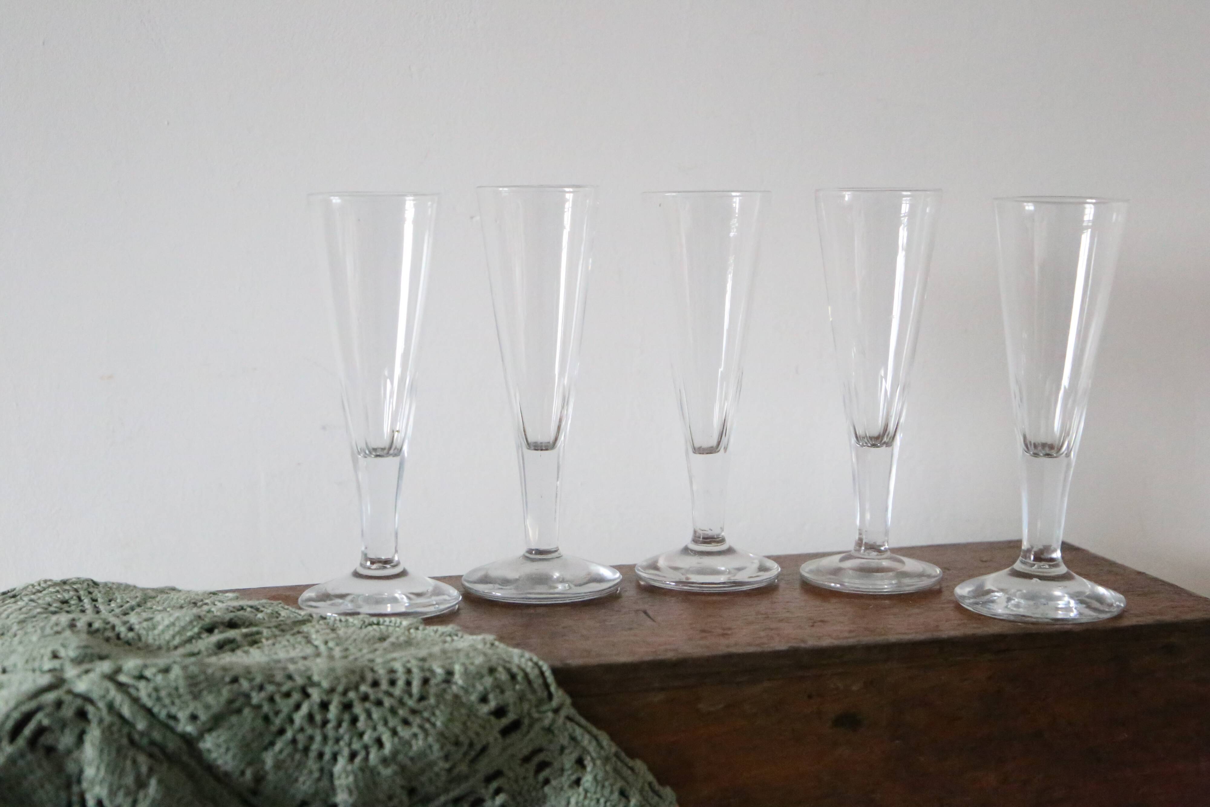 Lot de 5 flutes à champagne de bistrot, vintage