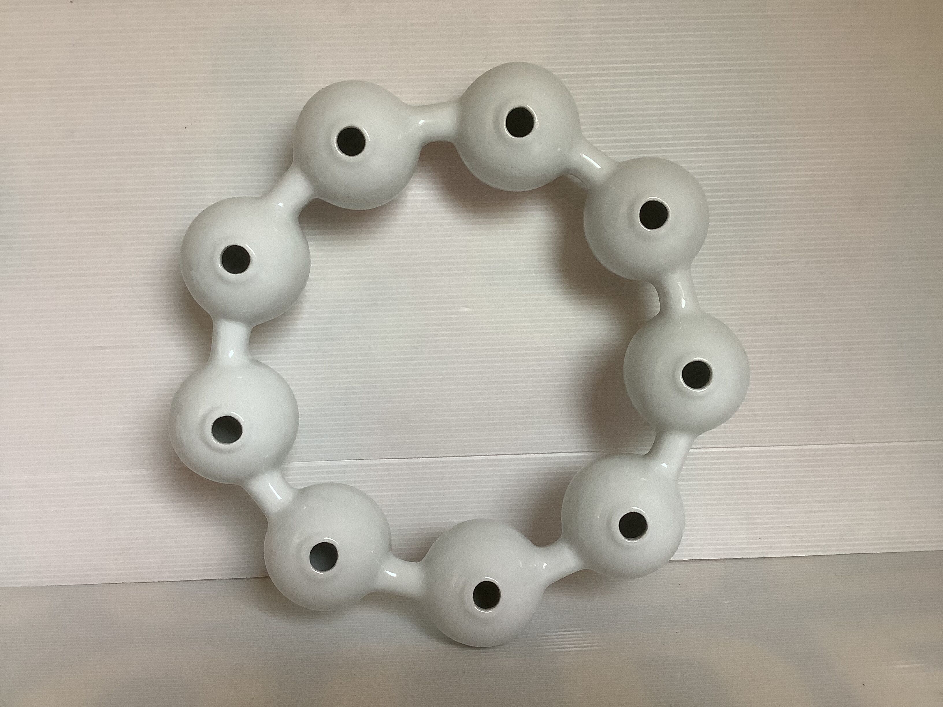 Pique flowers crown white ceramic