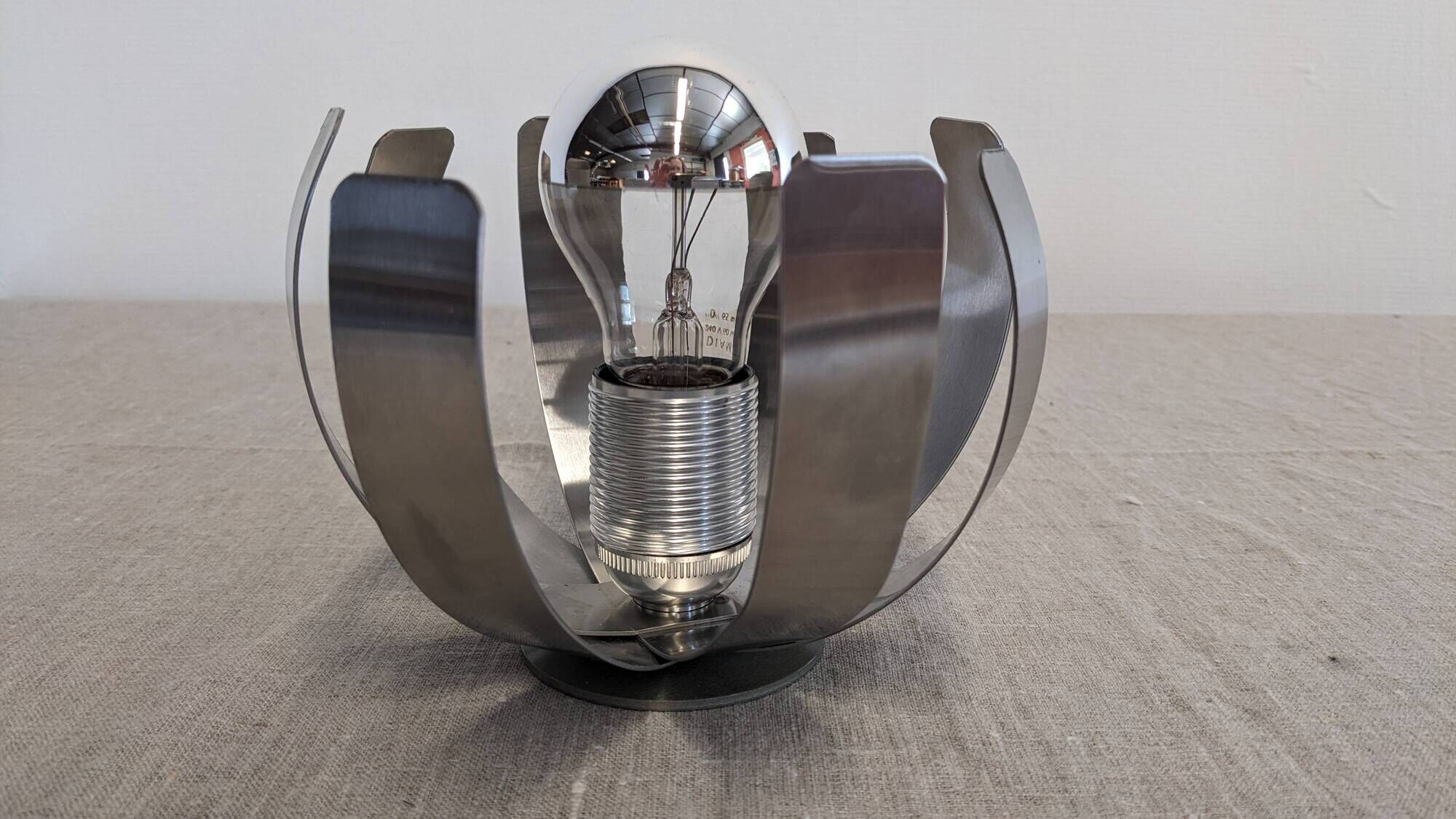 Space age flower lamp by Jocelyne Trocmé for Oxar France circa 1970