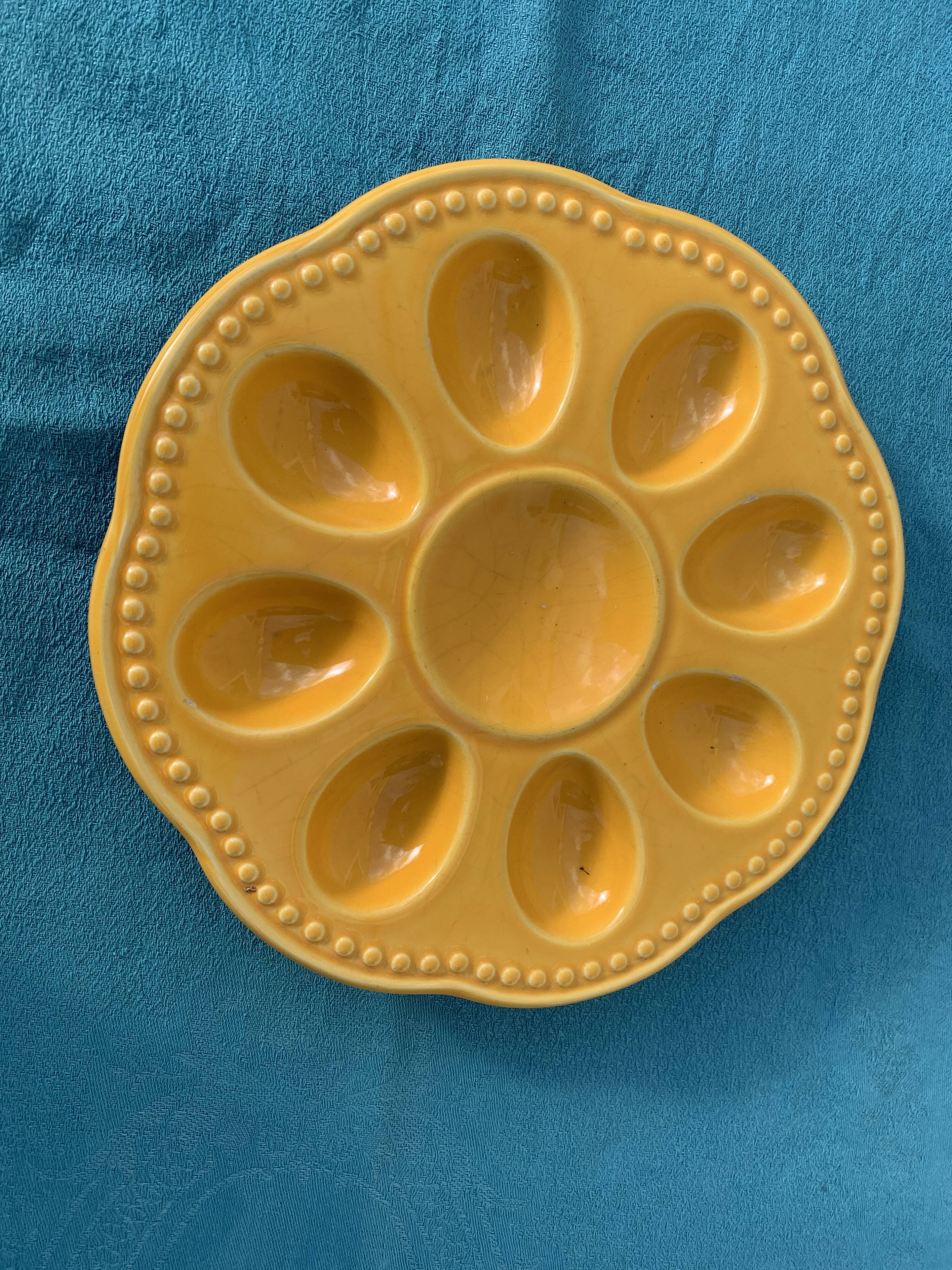 Flat plate, for 8 eggs in glazed ceramic slurry vintage yellow slip