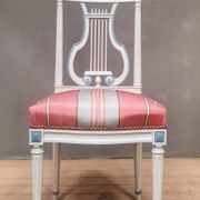 Chaise style Louis XVI laquée dossier lyre