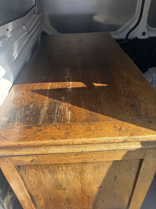 Buffet ancien en chêne massif – Sculpté – Très bon état