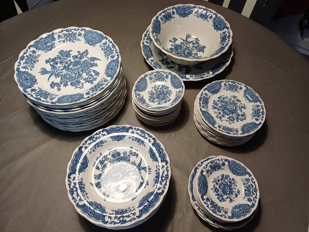 Windsor English service and pottery