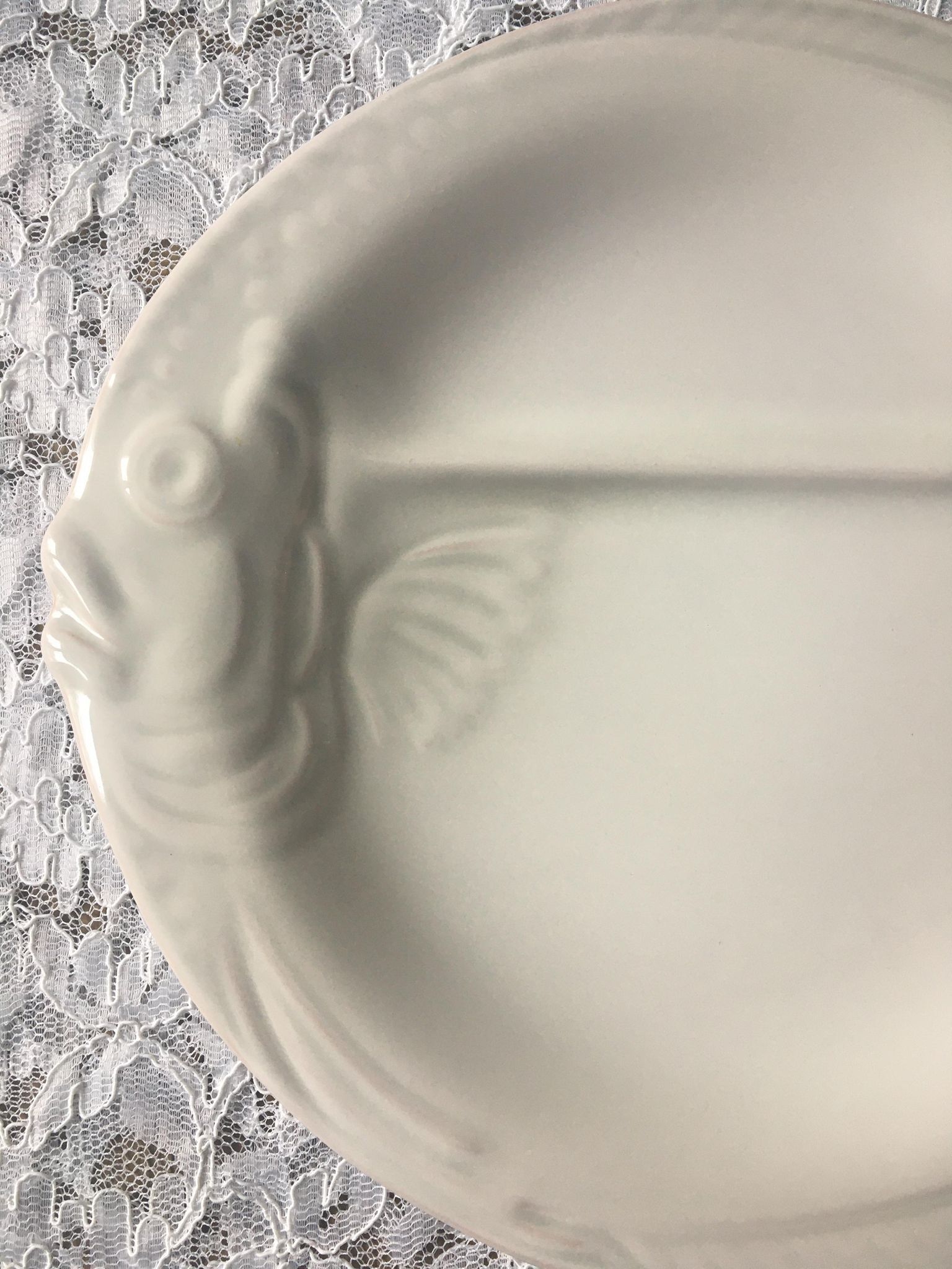 6 vintage fish plates