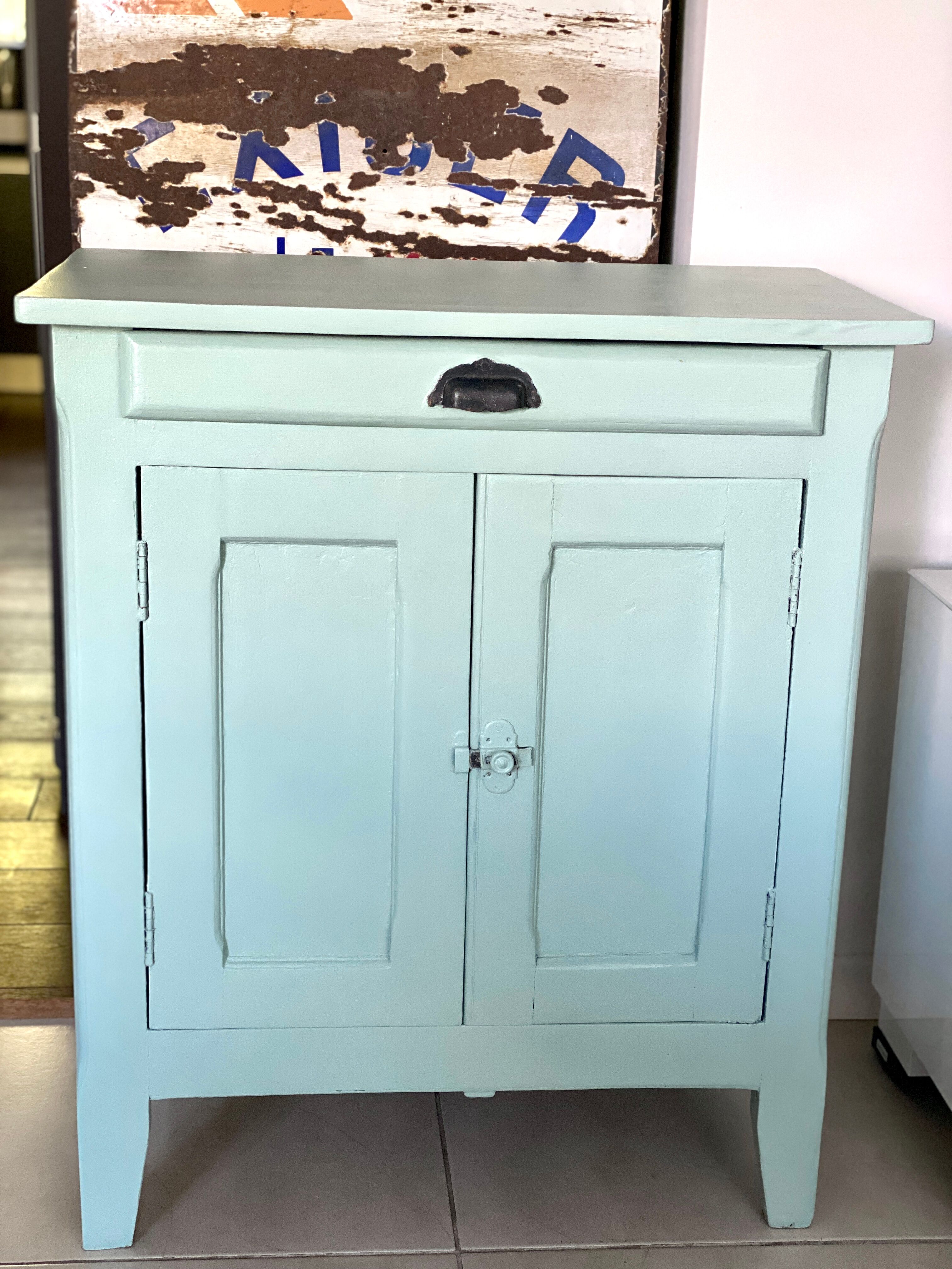 Buffet parisien vert mint