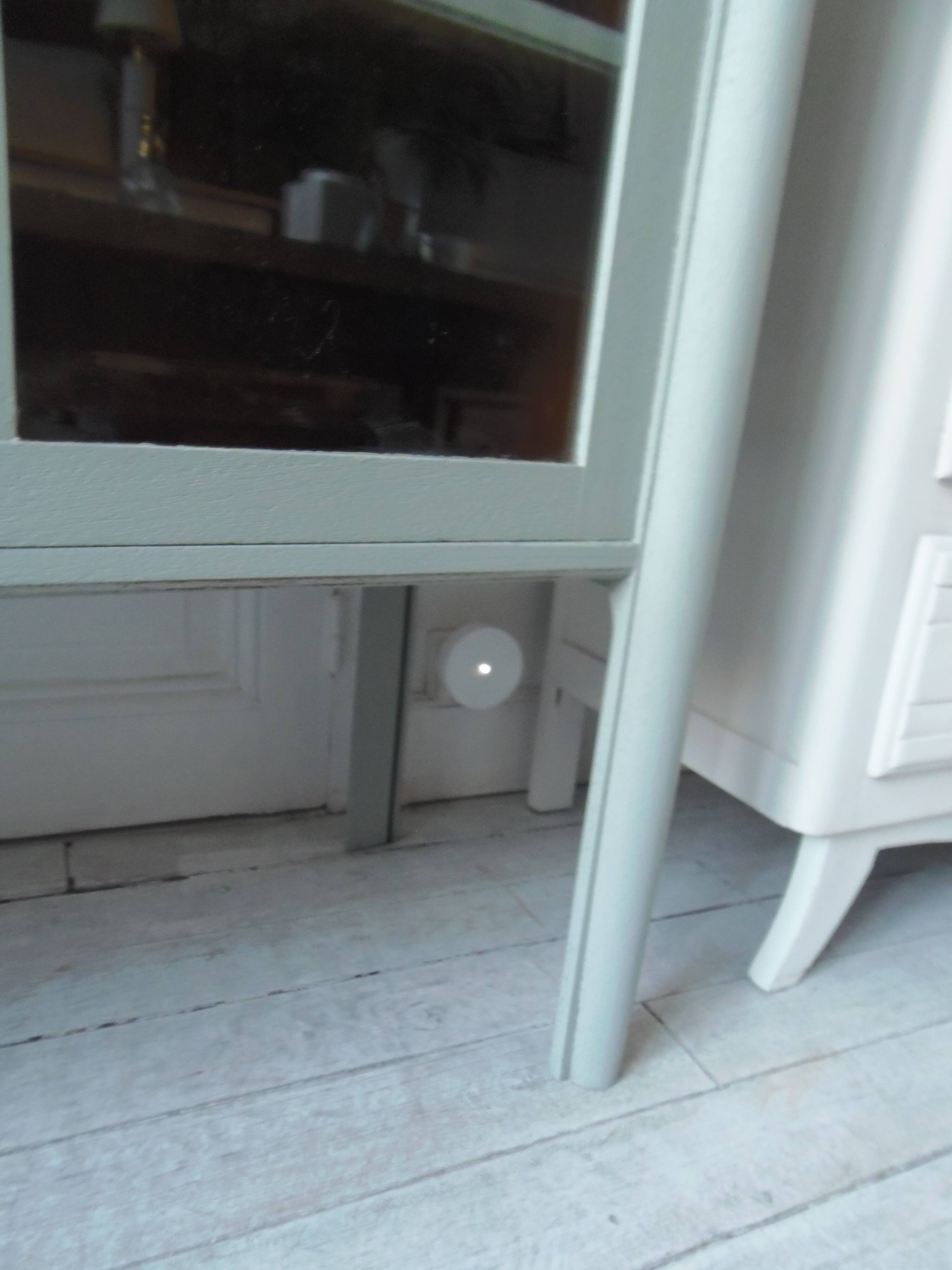 Buffet, desserte vintage réenchanté en vert de gris, plateau  bois.