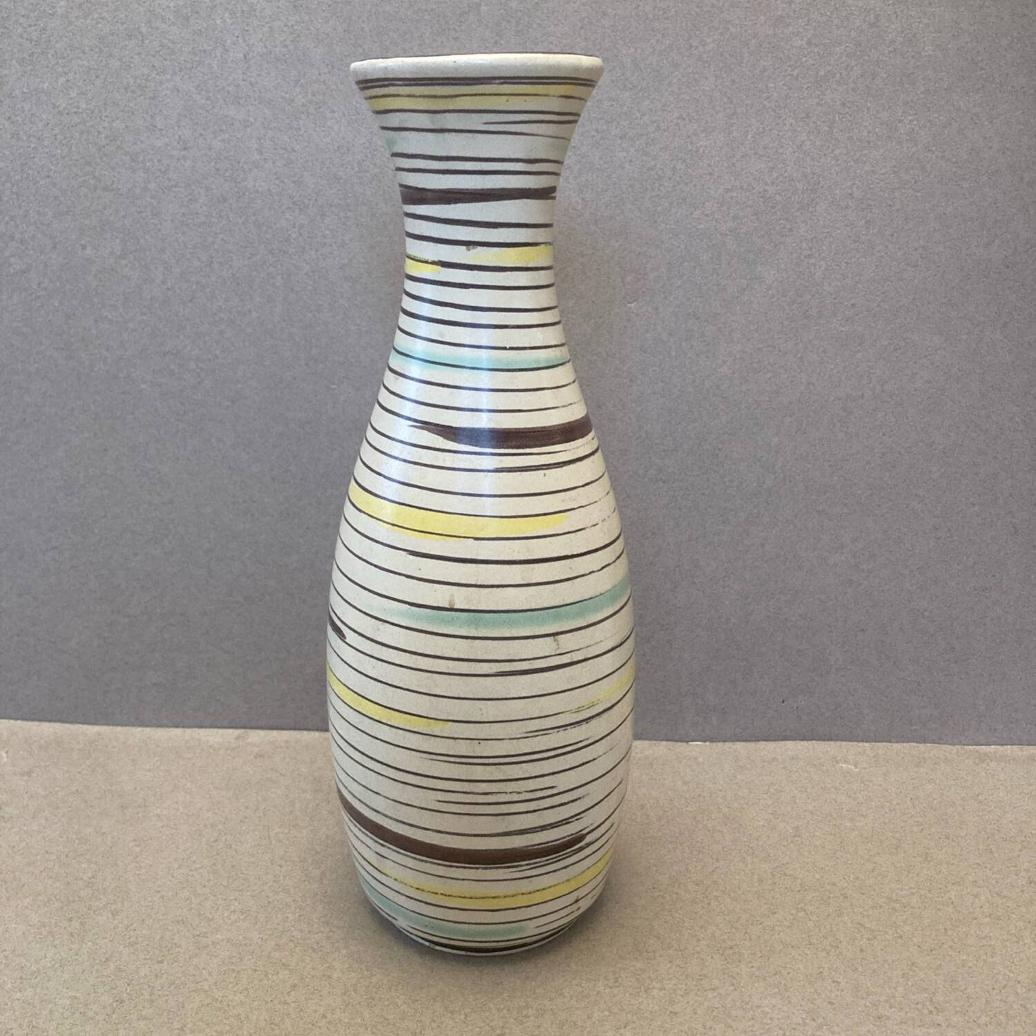 Vintage vase bay keramik design