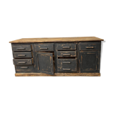 Former large drugstore counter