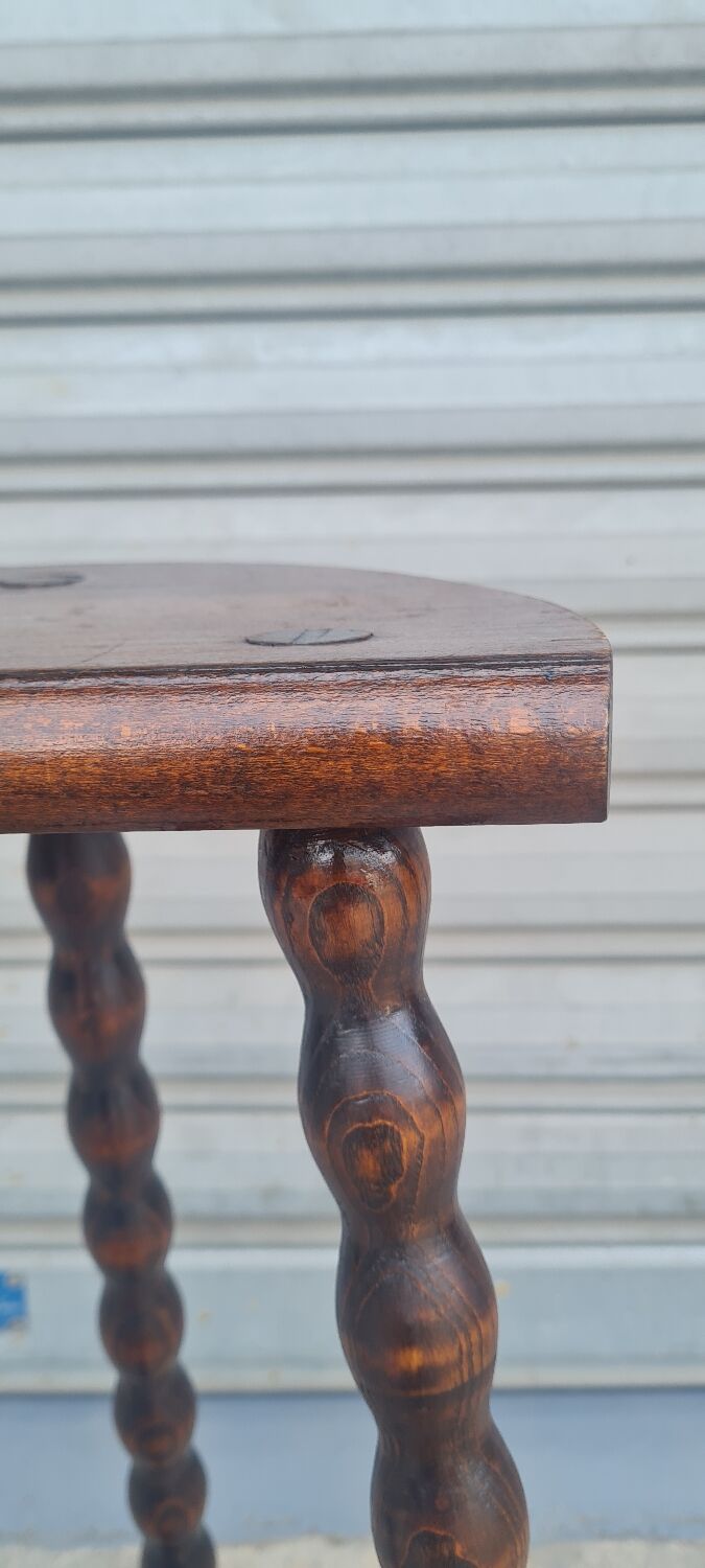 Tripod stool