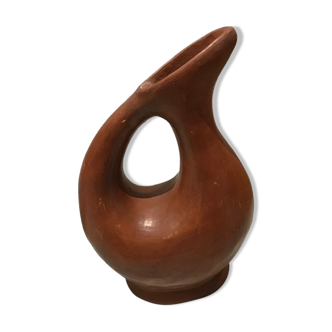 Earth pitcher