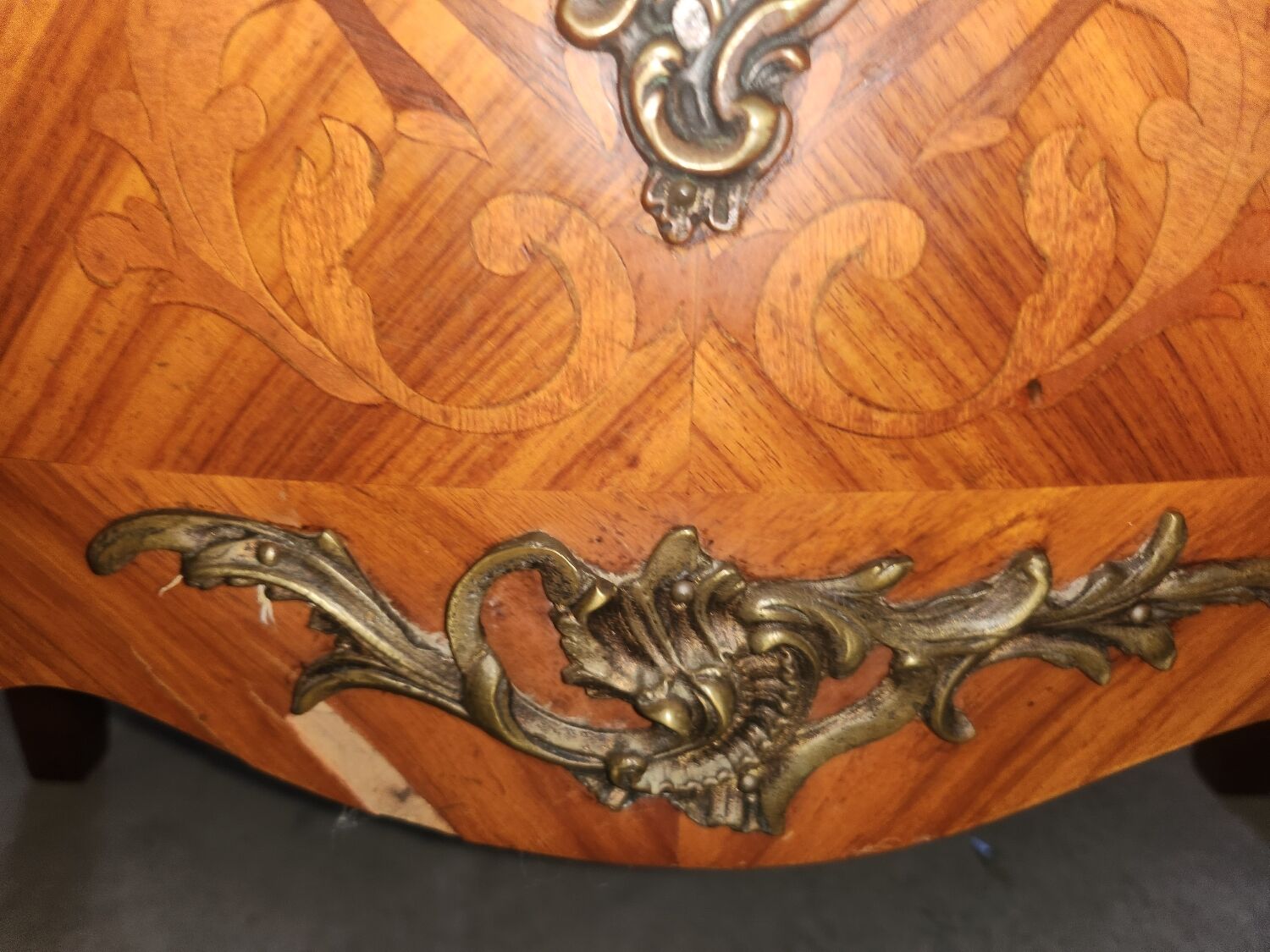 Commode style Louis XV