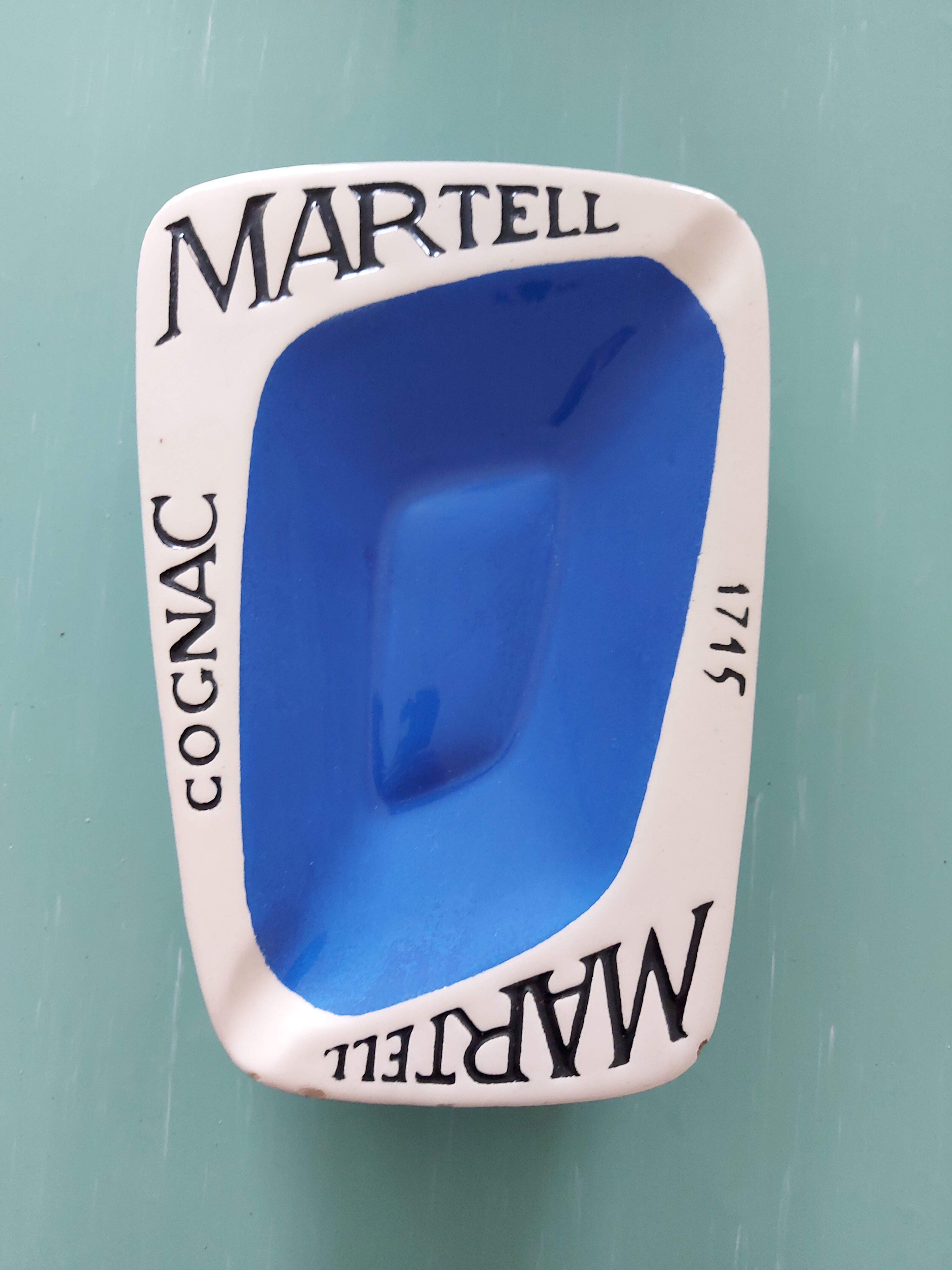 Advertising ashtray