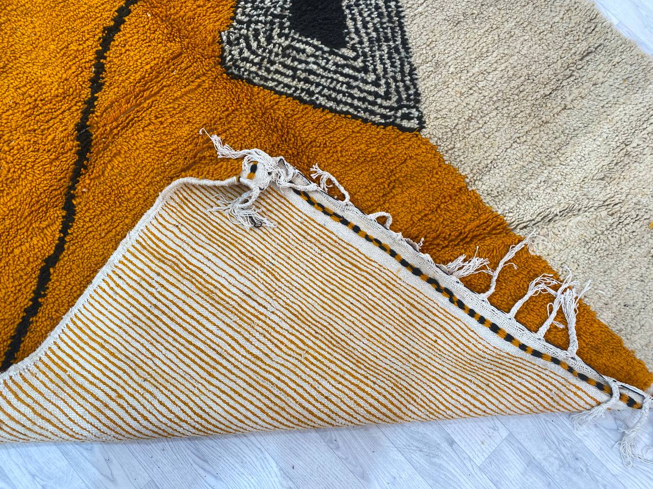 Handmade Moroccan Berber rug 276 x 183 CM