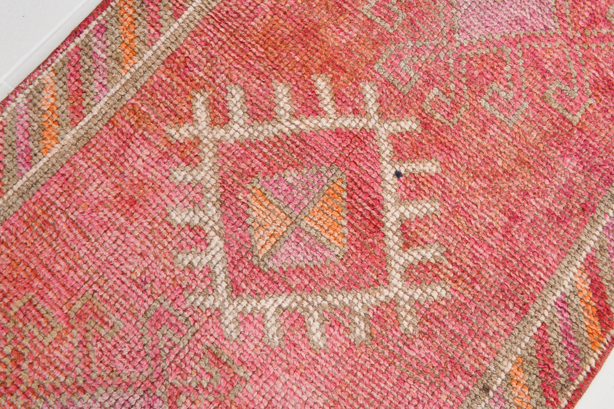 3x9 Shades Of Red Turkish Runner Rug, 83x290Cm