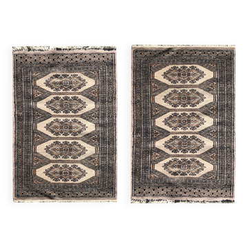 Pair of handmade Pakistani oriental rugs: 1.04 x 0.64 M