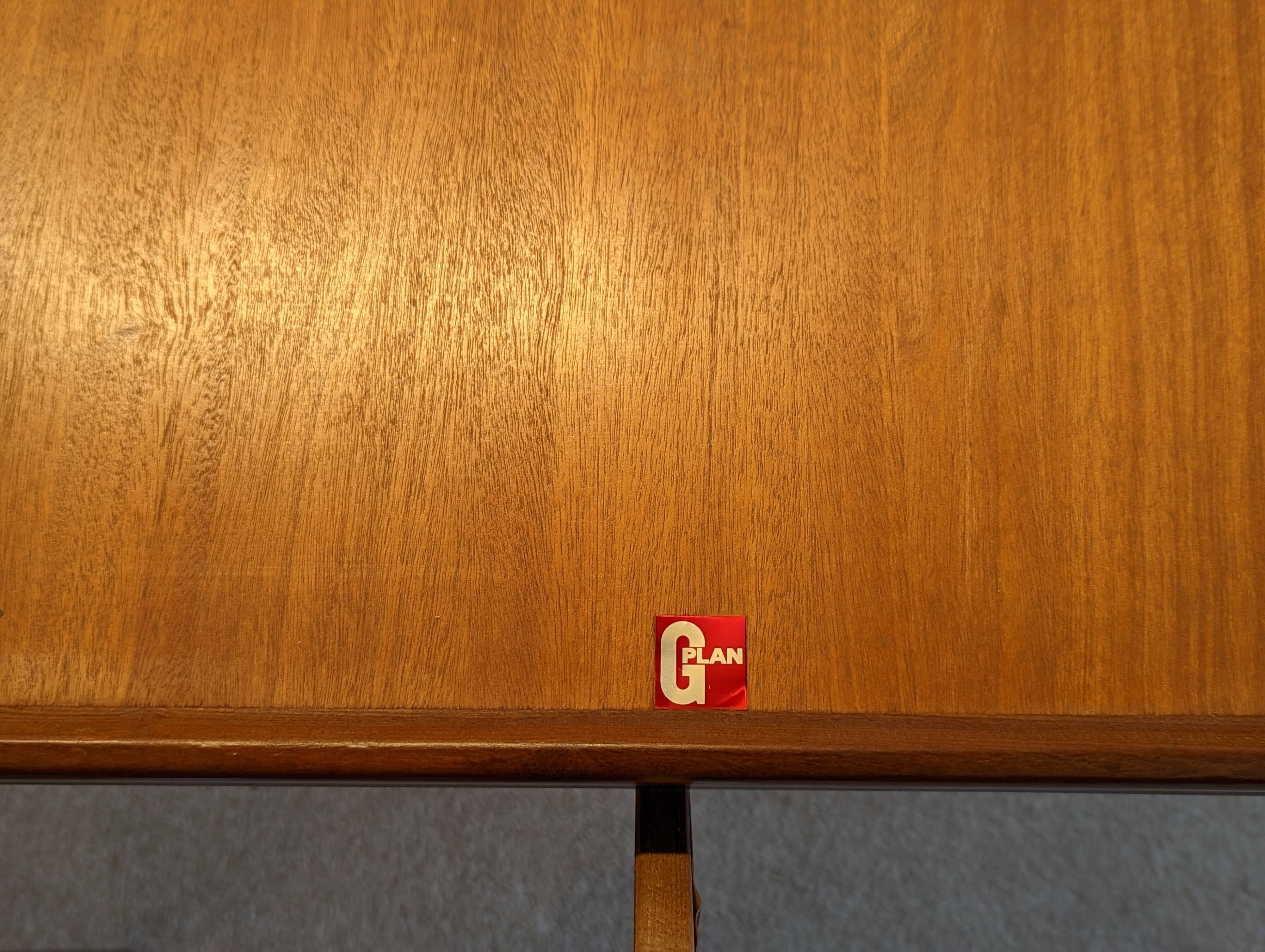 Table extensible en teck de Victor Wilkins pour G-Plan