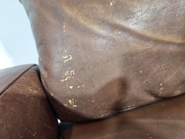 Fauteuil avec repose-pieds, Westnofa, ''Fauteuil à ailes et repose-pieds'', conçu par