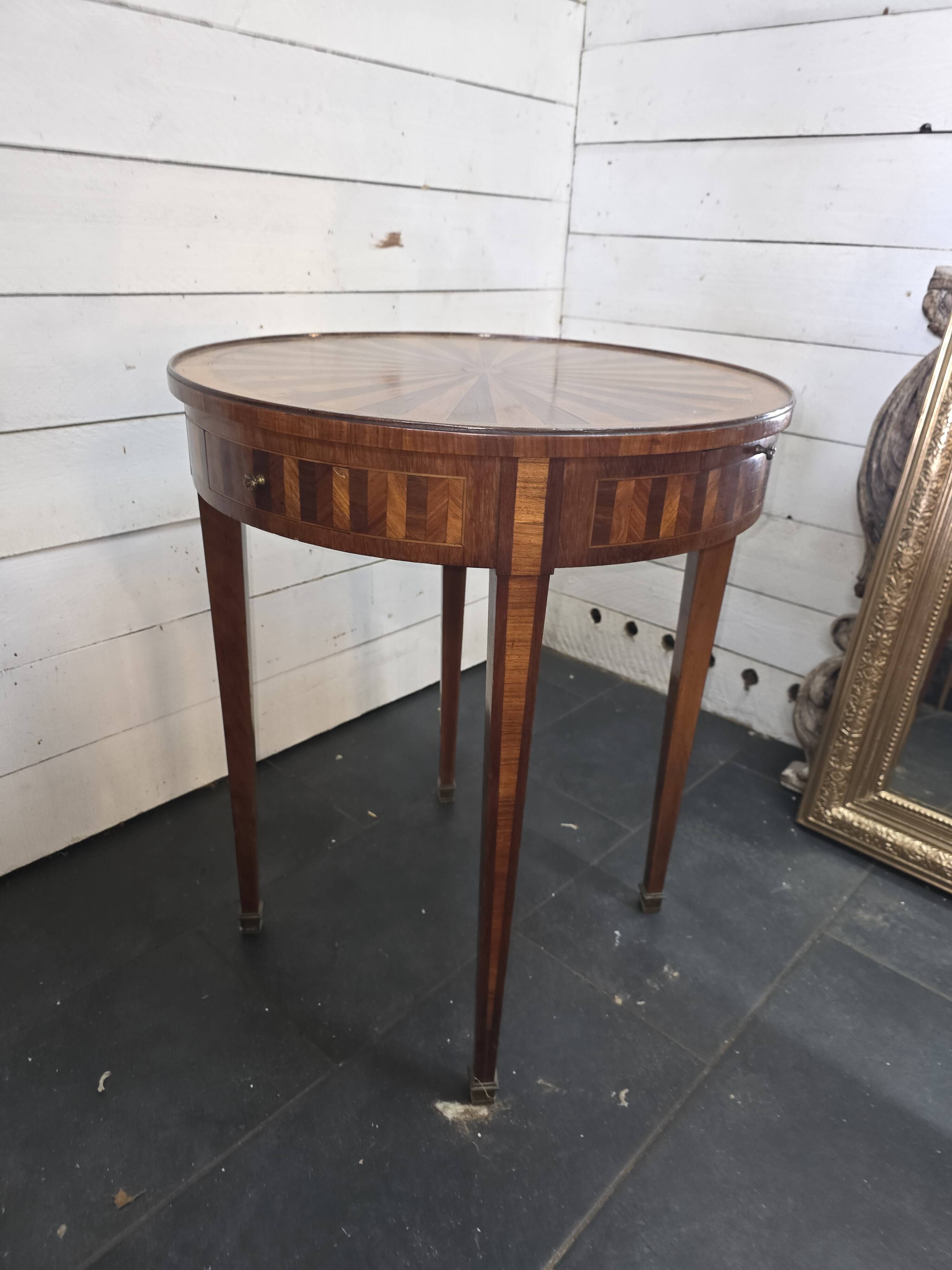 Bouillotte table in marquetry, signed Pagny Fils, Paris, early 20th century