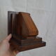 Paire de serre-livres vintage en bois