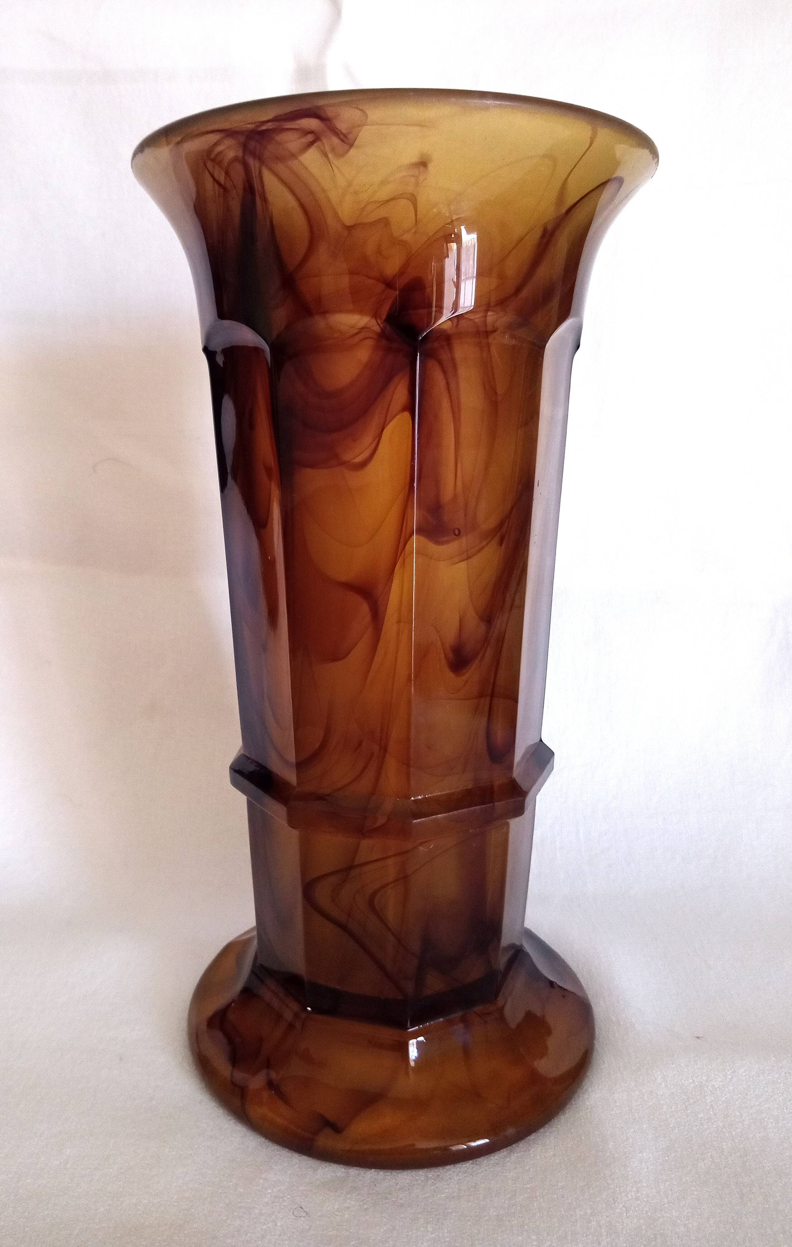George Davidson "cloud glass", 1922 - Art Deco vase in amber colored glass
