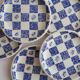 Lot 6 assiettes damier bleu blanche vintage