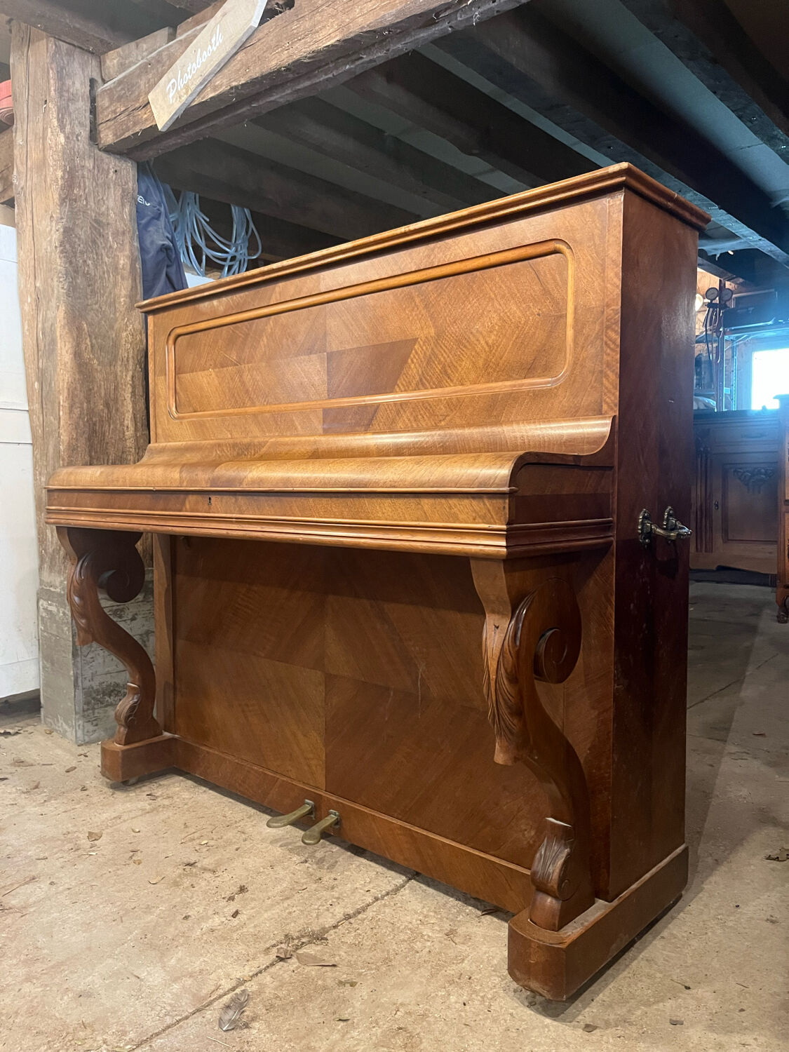 Upright piano Leguerinais Frères to makeover