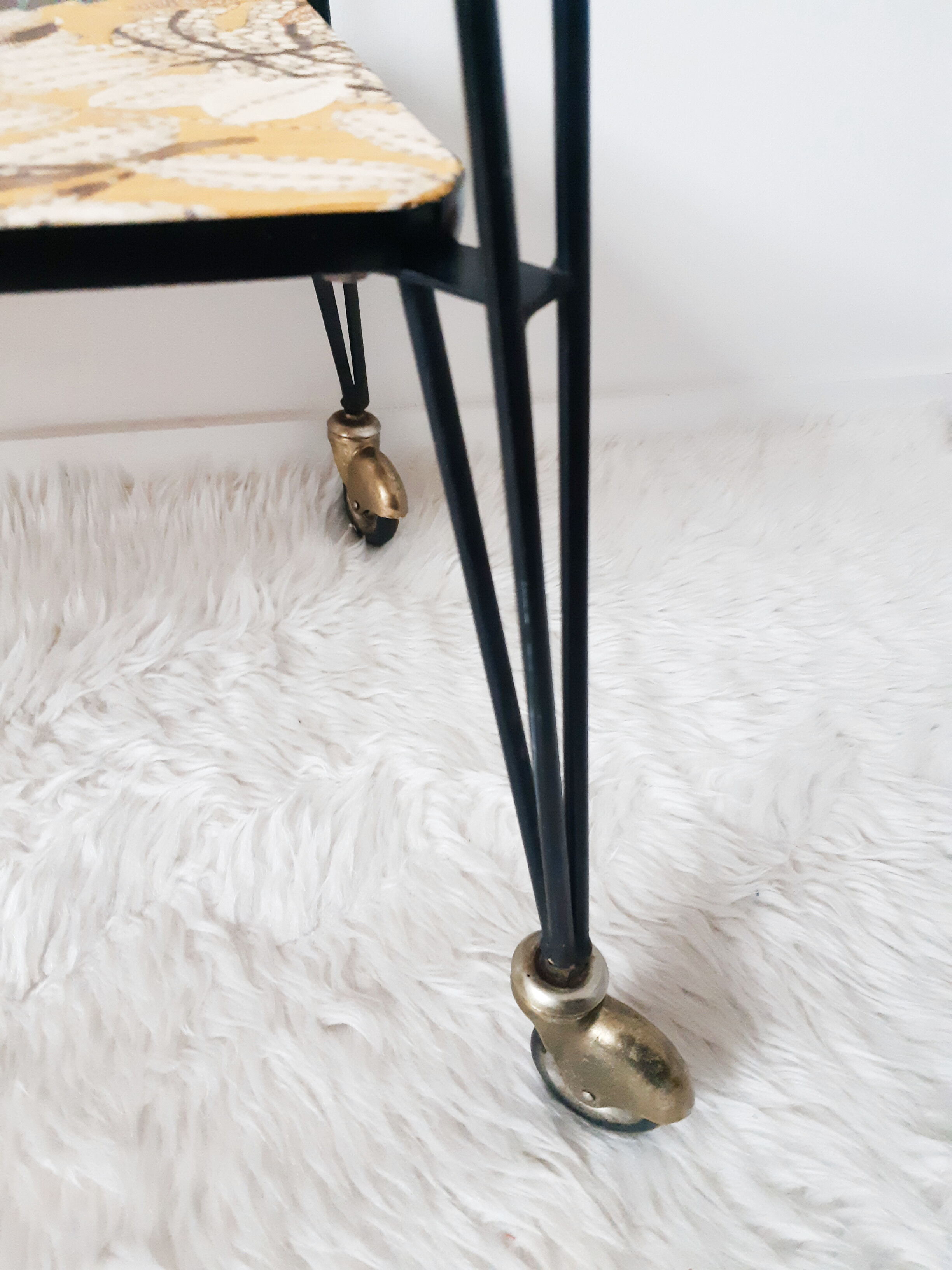 Serving table