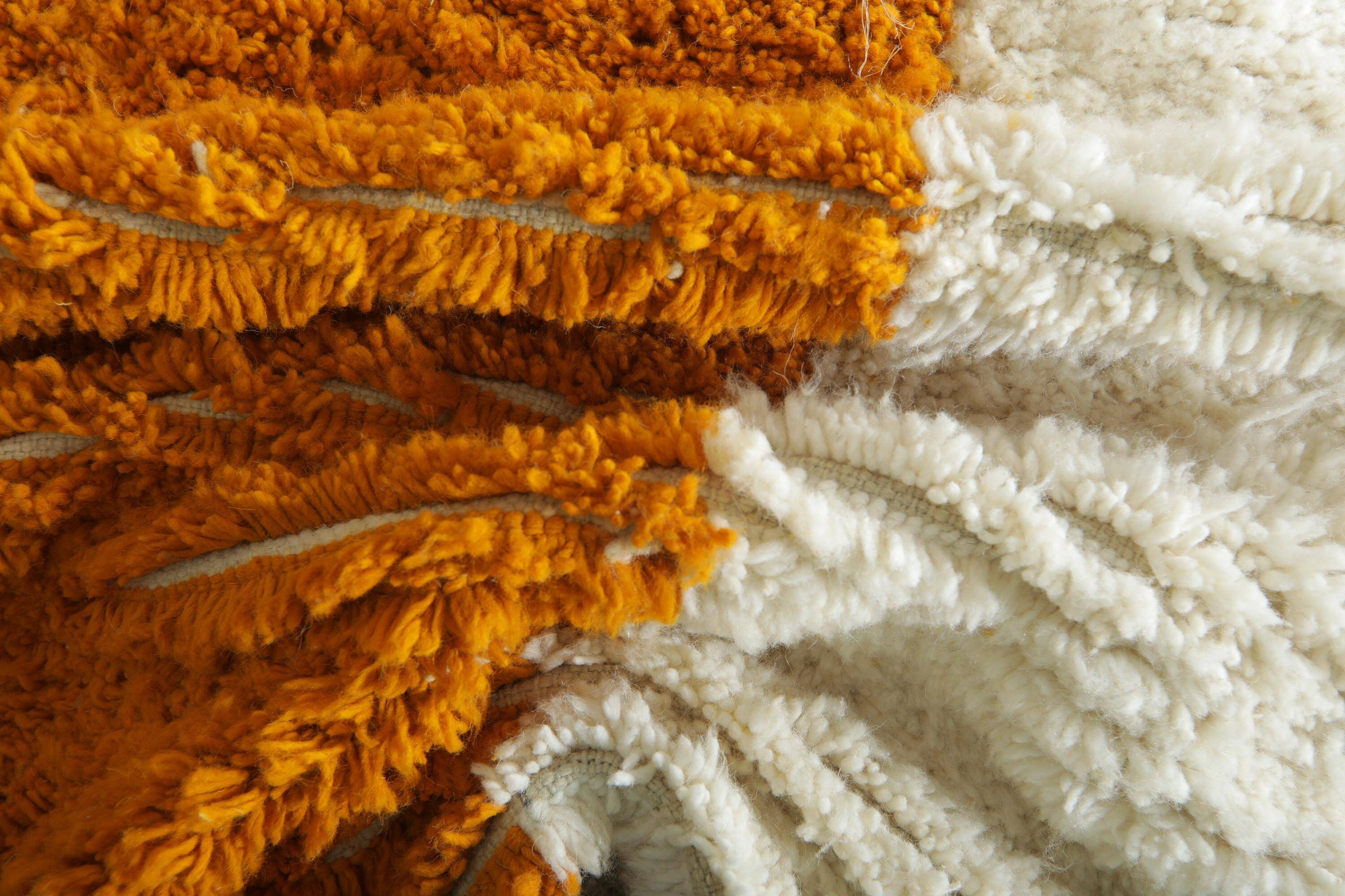 Moroccan rug 100% wool, handmade, 250x150 cm, superior quality.