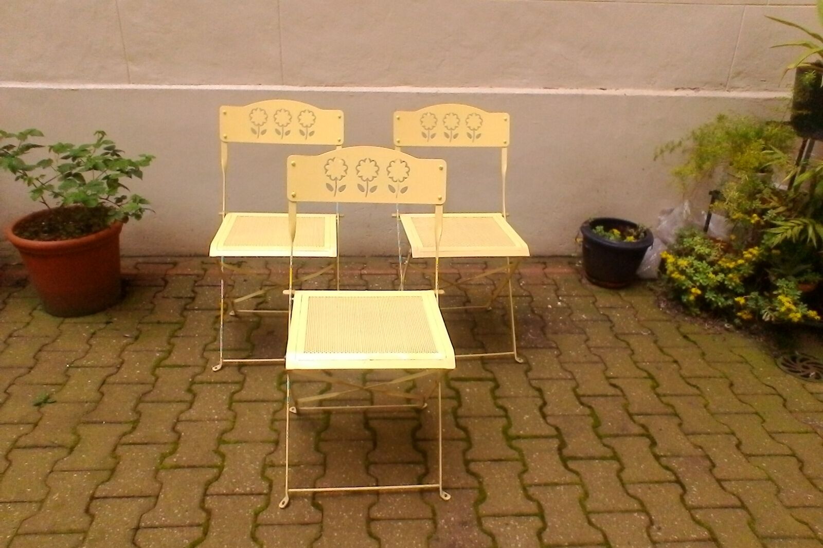 Folding metal garden chairs