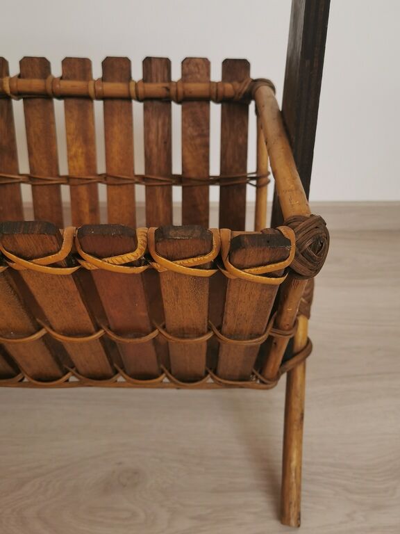 Vintage rattan magazine door