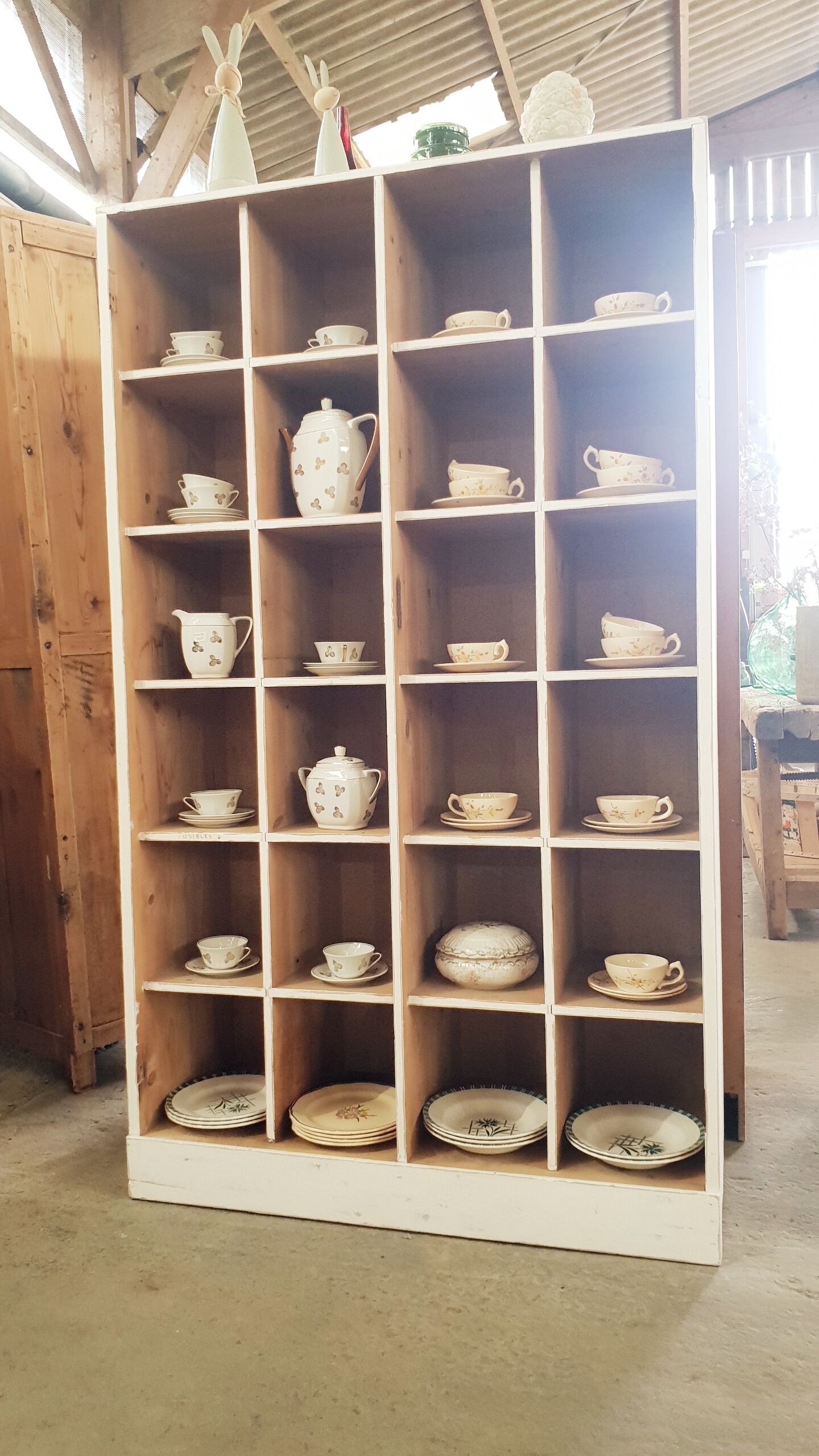 Trade furniture with lockers