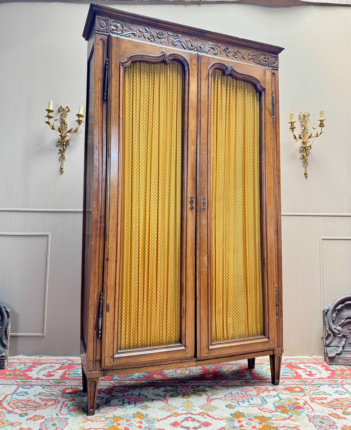 Provençal walnut bookcase from the Louis XVI period, 18th century