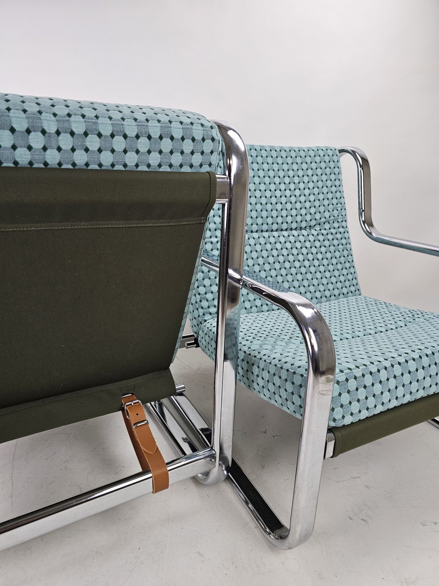 Set of 2 Italian chairs in chrome frame and completely reupholstered