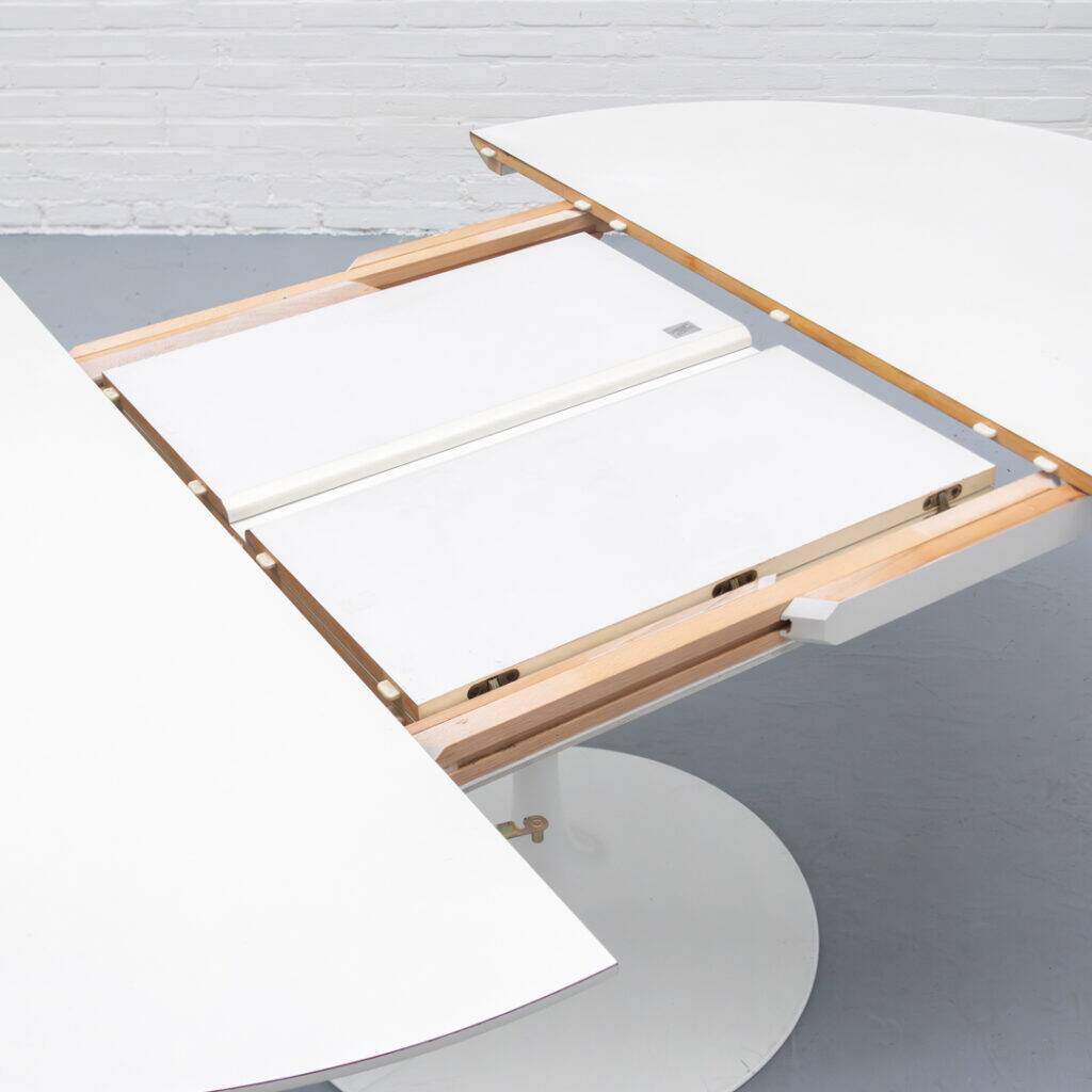 Extendable custom Knoll Tulip Dining Table, 1980