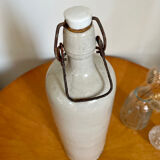 Bouteille en grès vintage