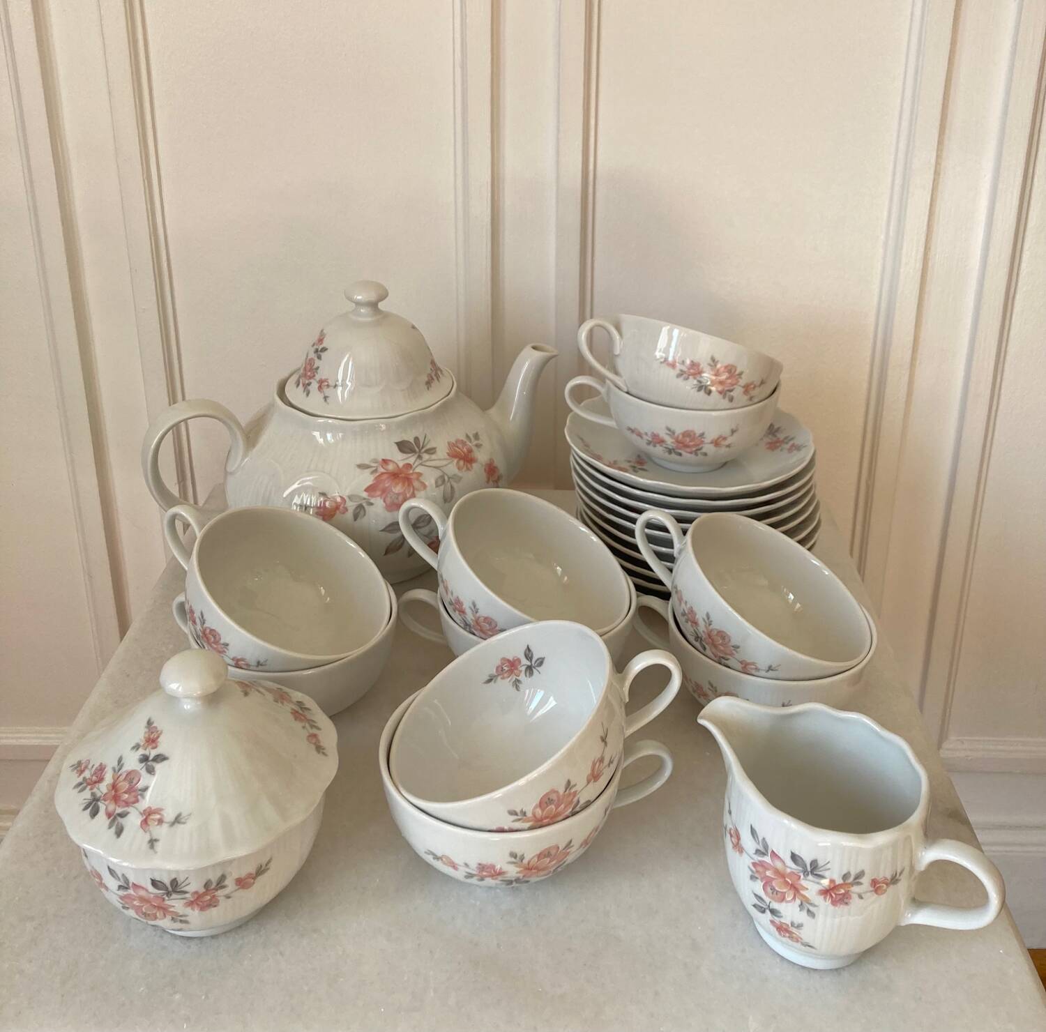 Tea service "Pink flowers" Bavarian porcelain