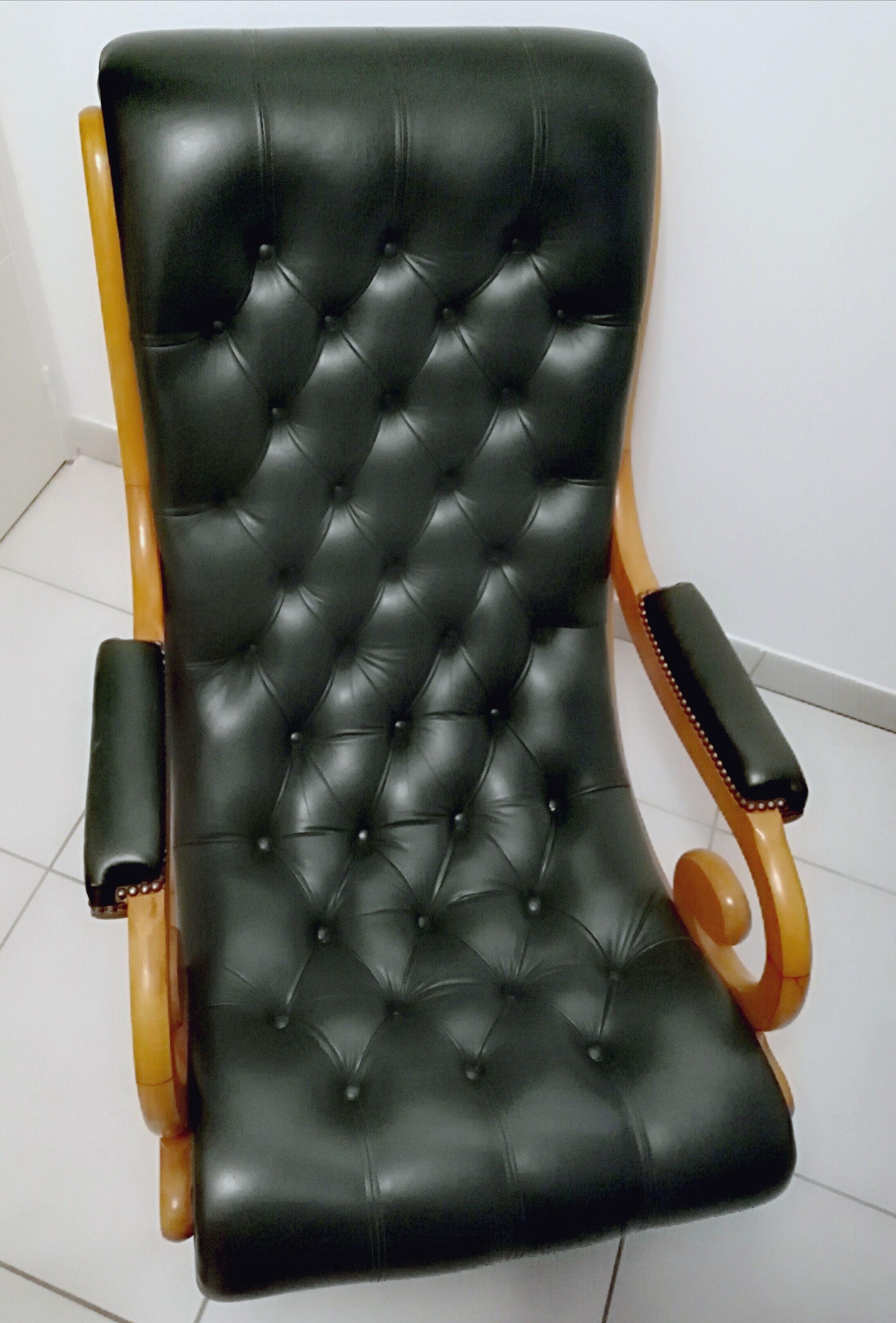 Chesterfield model Victoria chair in dark green leather