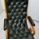 Chesterfield model Victoria chair in dark green leather