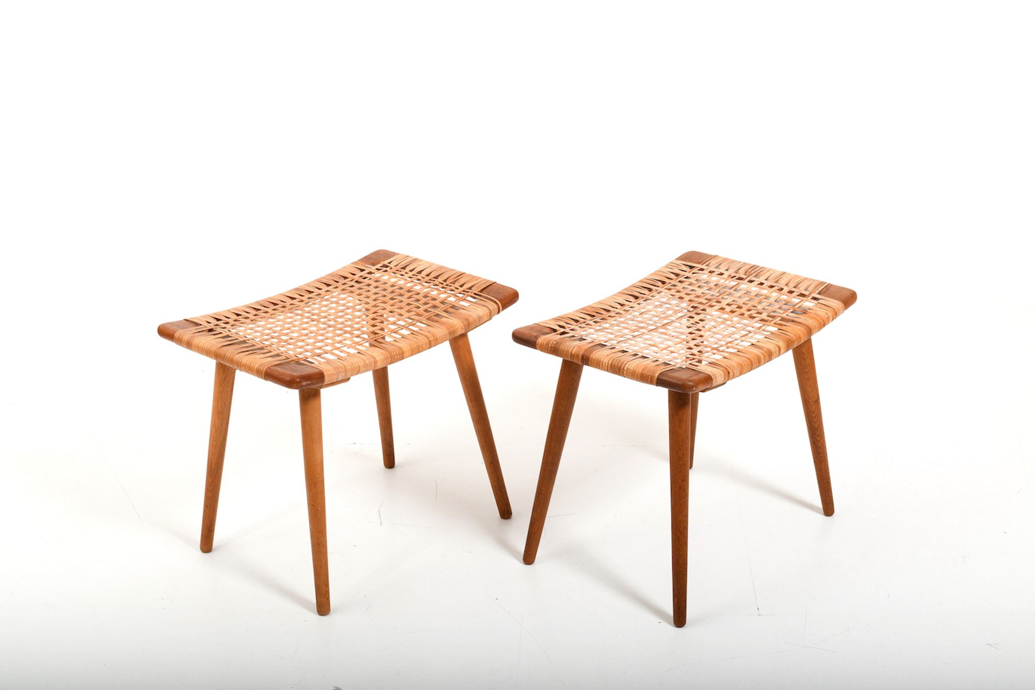 Paire de tabourets en chêne et canne en teck danois des années 1950