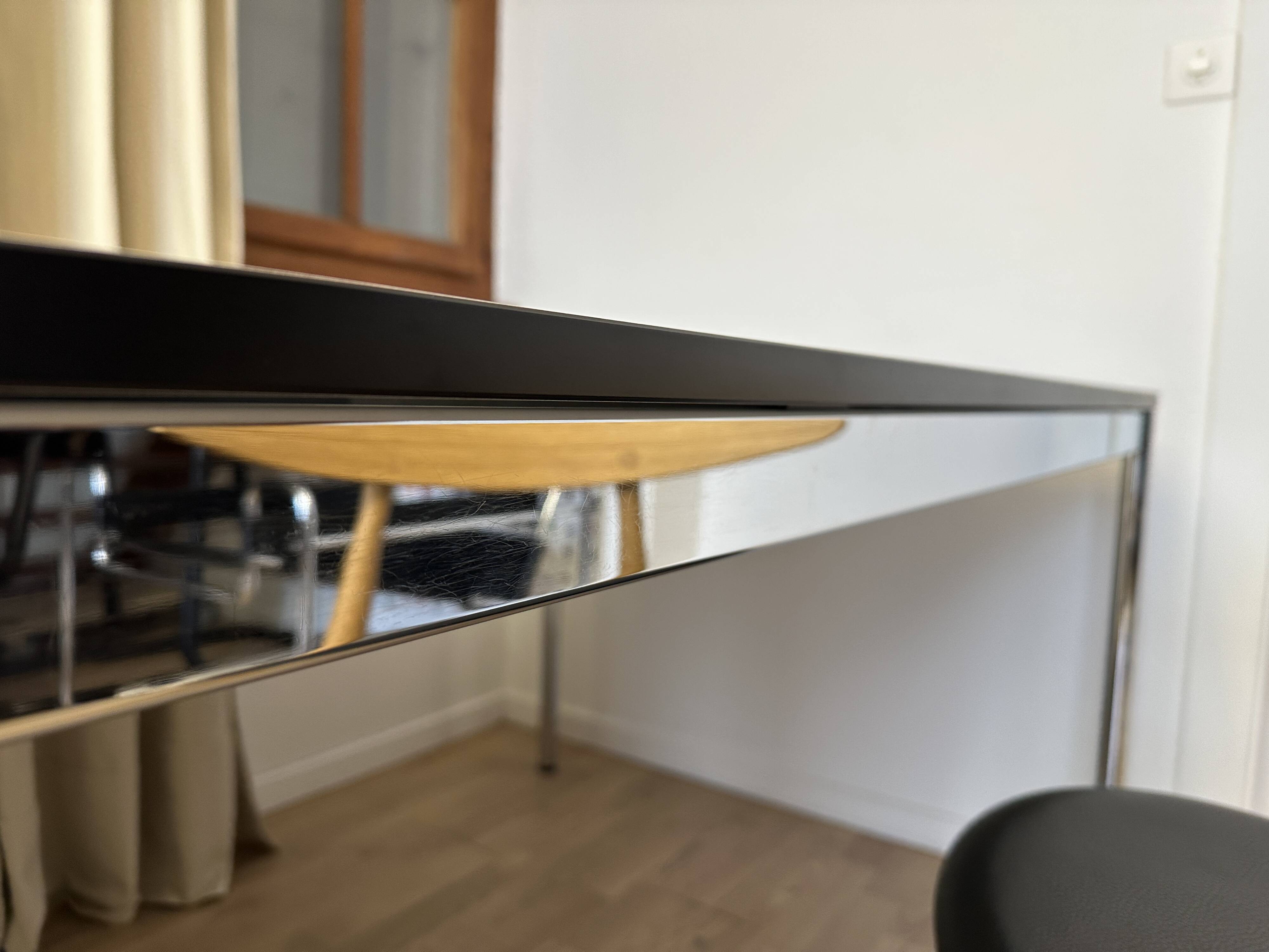 Usm haller advanced desk/table in pearl grey laminate