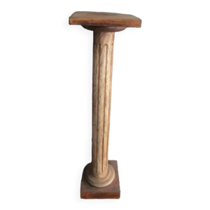 Colonne ancienne en bois