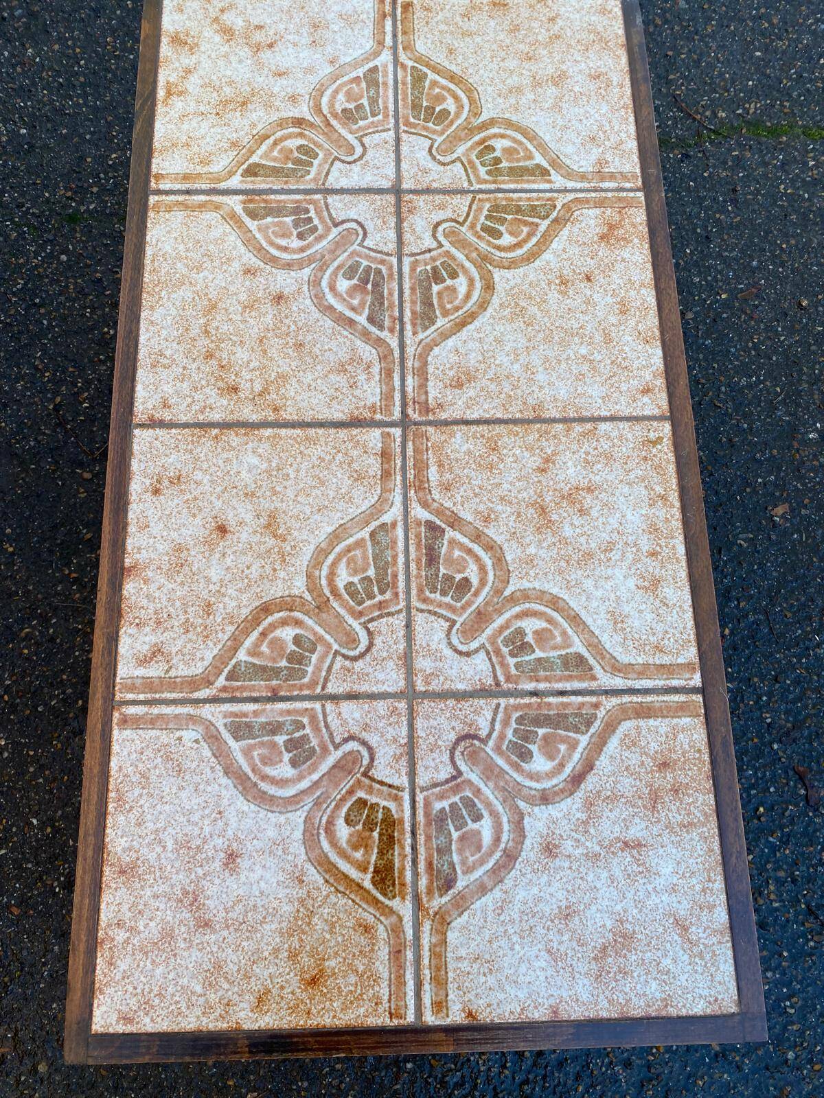 Table basse bois massif et céramique des années 1970 84x44cm