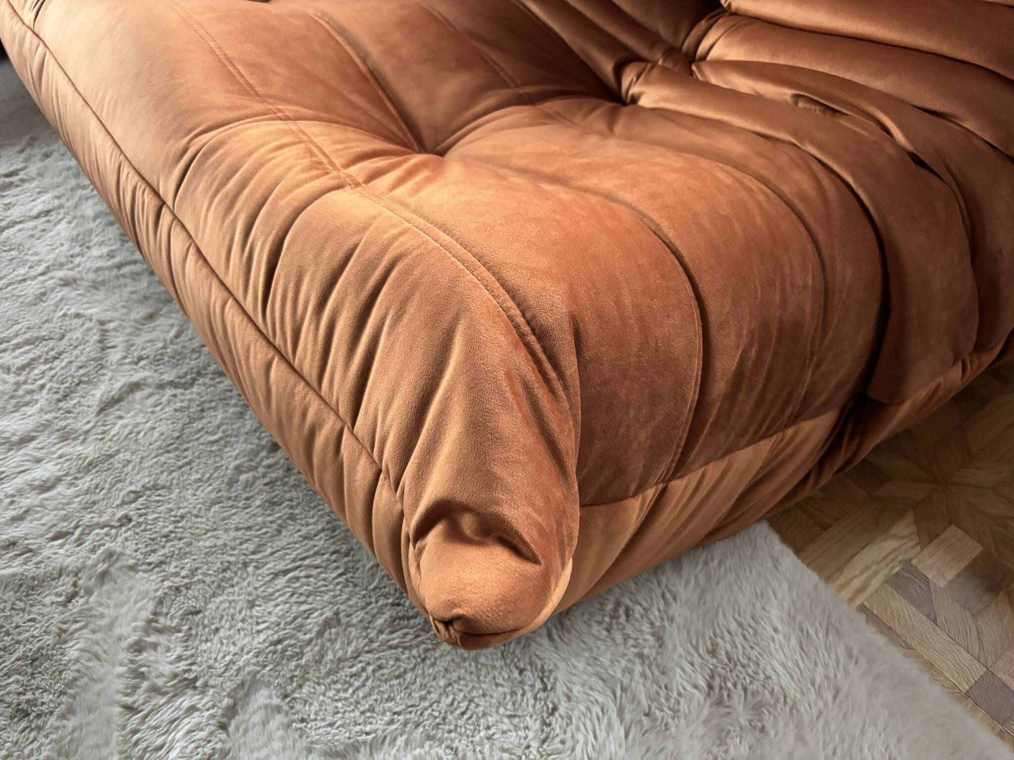 Canapé Togo deux places par Michel Ducaroy pour Ligne Roset