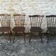 Chaises de bistrot dépareillées
