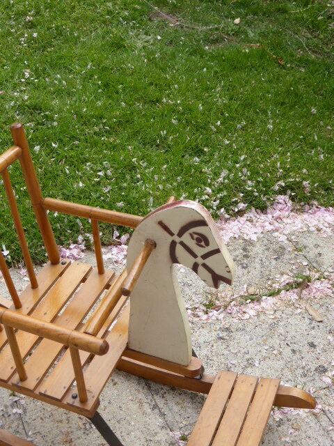 Cheval à Bascule - JJA - 69cm - Rose Et Gris - Bois - Pour Fille De 2 à