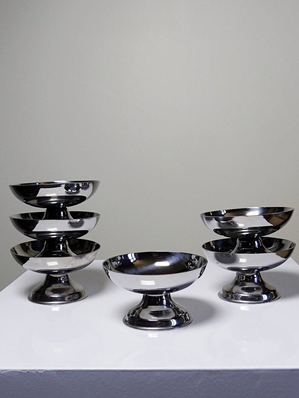 6 vintage bistro-style stainless steel dessert bowls on feet