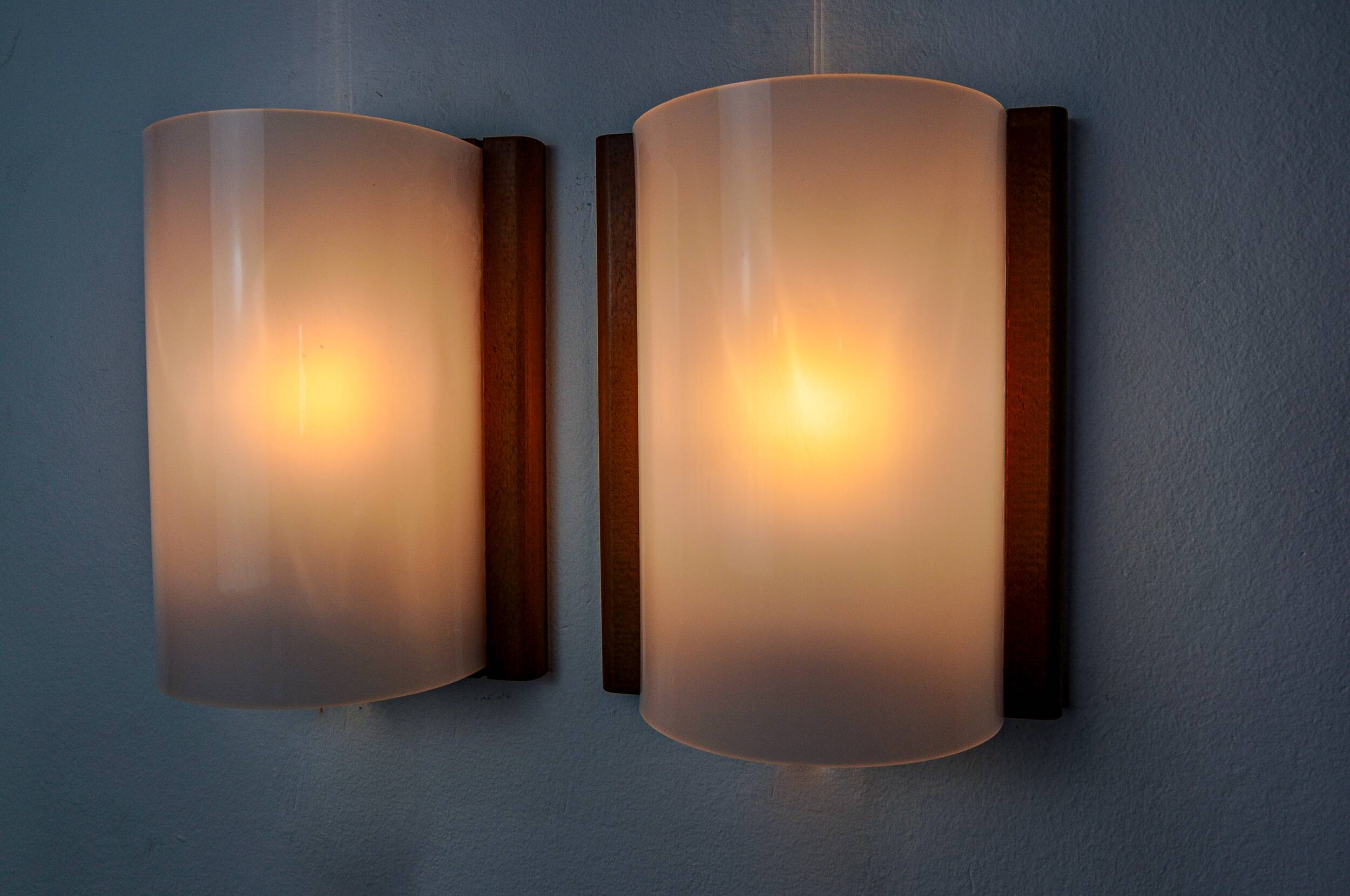 Pair of pine and methacrylate wall lights, Spain 1980