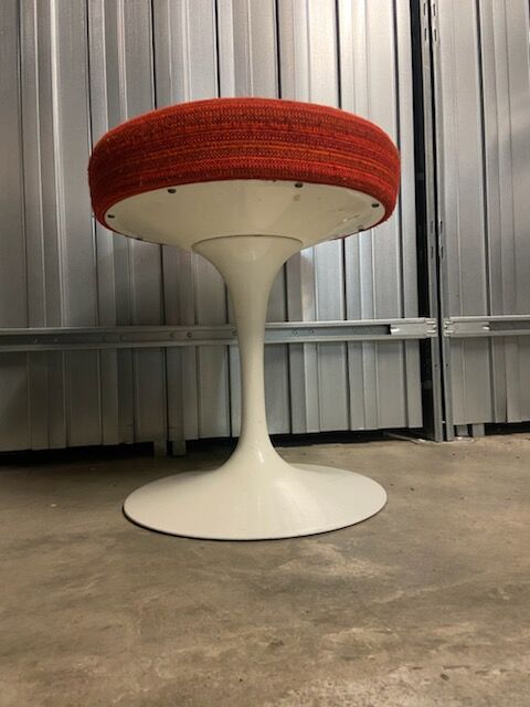 Eero saarinen tulip stool for Knoll International 1970s